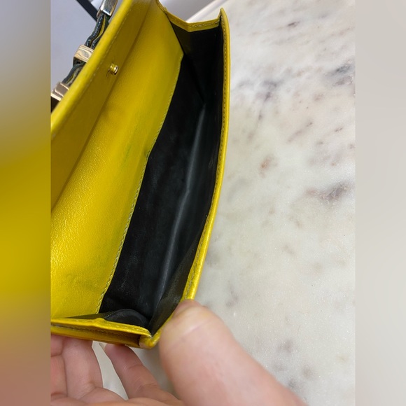 Gucci Guccissima Bow Wallet - Picture 5 of 11